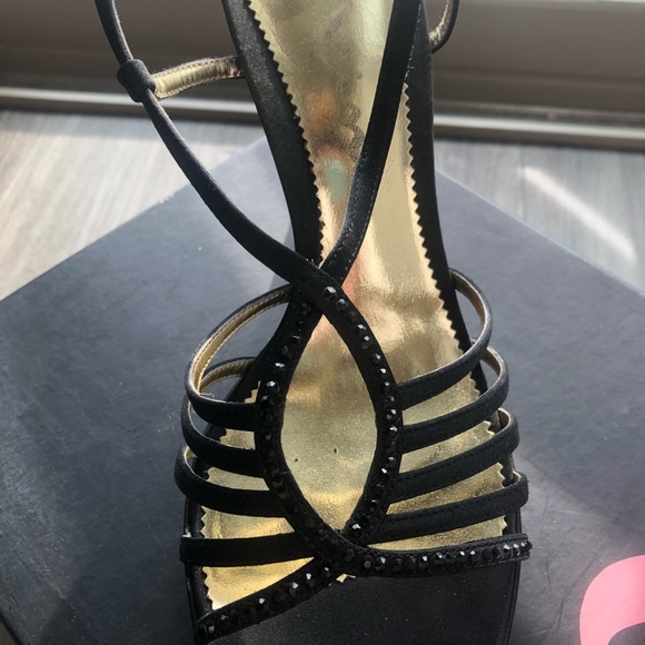 Nina brand black luster heels - Picture 3 of 6